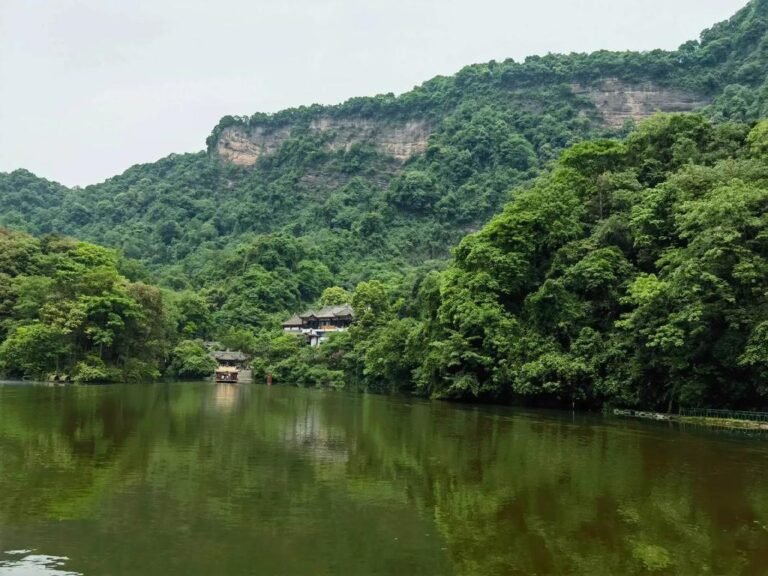 Read more about the article 讲讲史上最邪恶的催眠大师