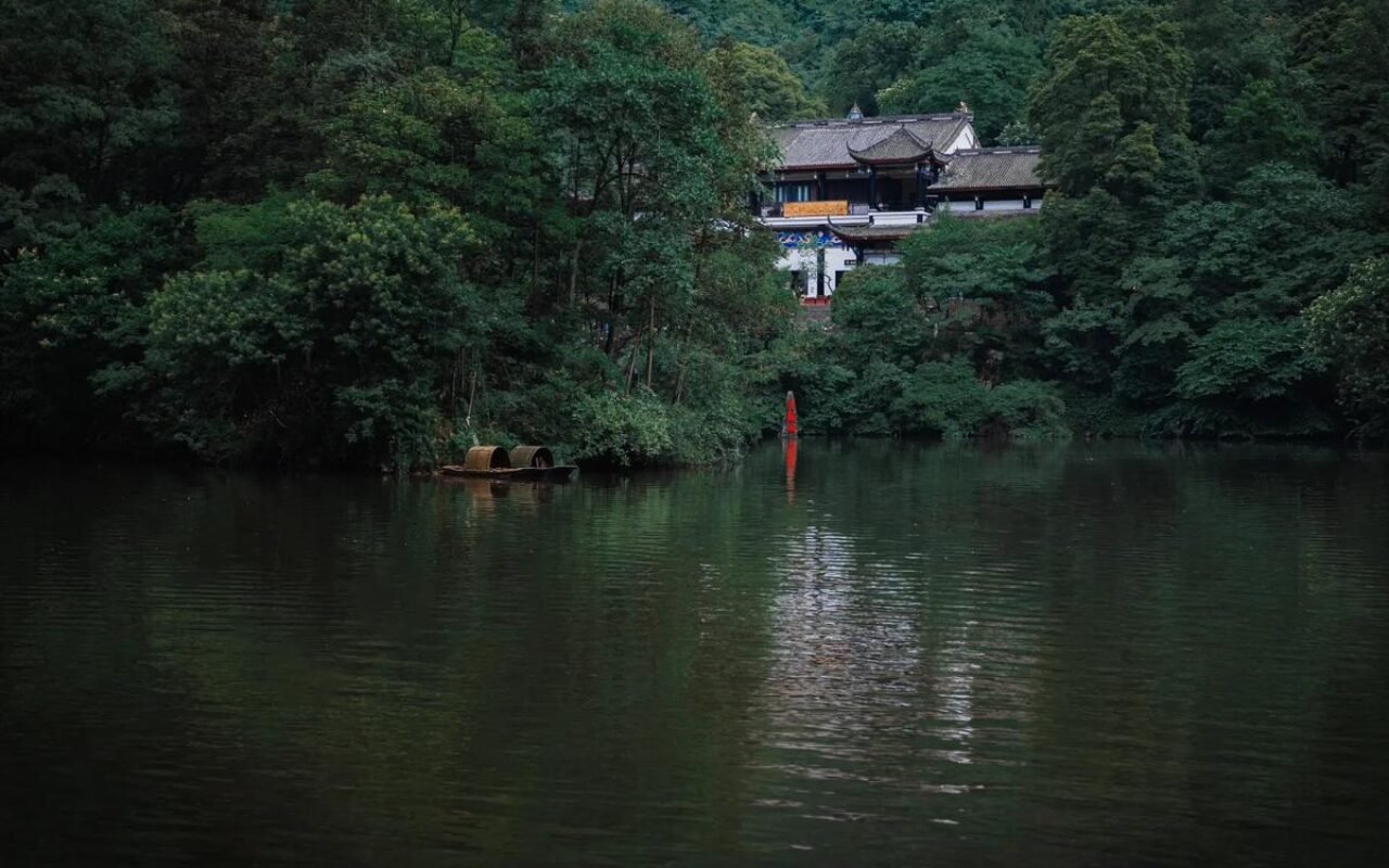 讲讲贵州的邪门巫术，神秘的“菩萨”们